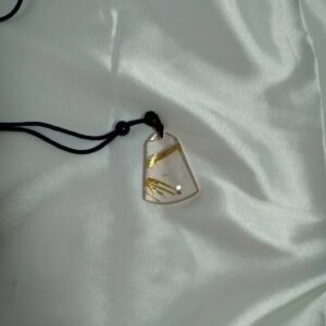 板钛无事牌吊坠 Rutilated Quartz Plaque Pendant – Minimal Wealth Crystal